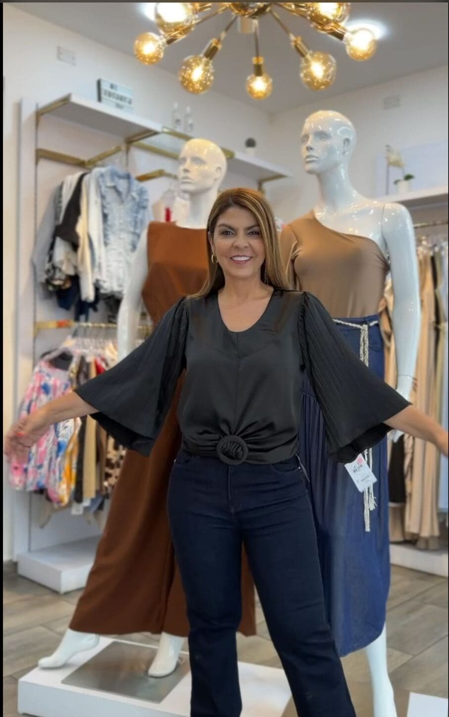 WhatsApp Image 2026-01-28 at 7.19.09 PM Blusa - Image 1